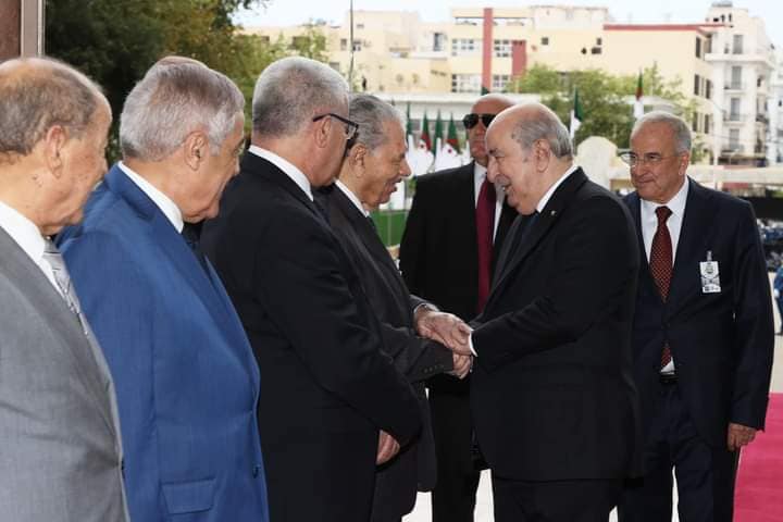 السيد صالح قوجيل، رئيس مجلس الأمة، يحضر مراسم الاحتفال باليوم العالمي للشغل رفقة كبار مسؤولي الدولة