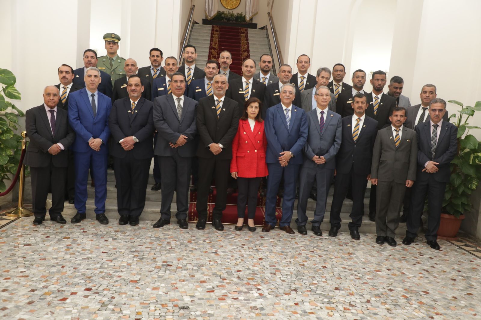 وفد عن كلية الدفاع الوطني لسلطنة عمان يؤدي زيارة لمقر مجلس الأمة في إطار رحلة دراسية