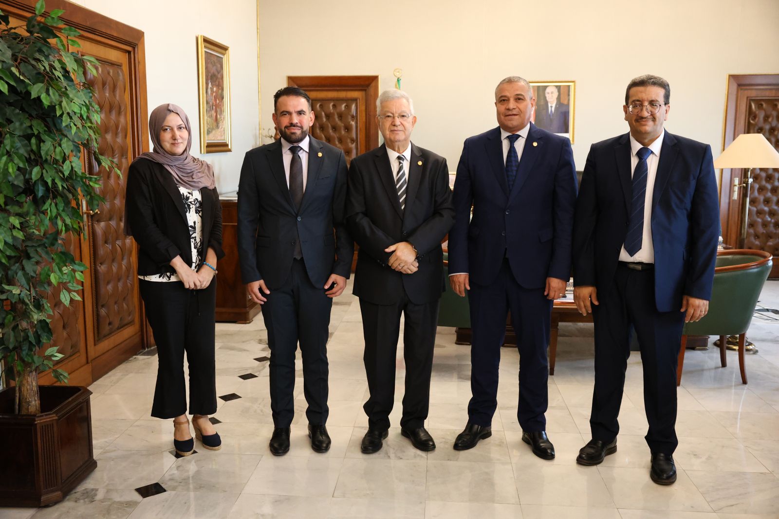 السيد عزوز ناصري، رئيس مجلس الأمة يترأس اجتماعا تنسيقيا لوفد مجلس الأمة المشارك الدورة 296 للجنة التنفيذية للاتحاد البرلماني الدولي بمدينة أولمبيا (أثينا)