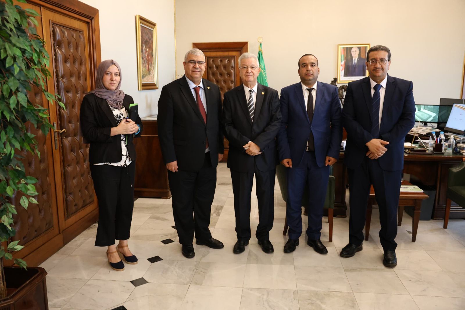 رئيس مجلس الأمة يترأس اجتماعا تنسيقيا لوفد مجلس الأمة المشارك في اجتماعات اللجان والجلسة الخامسة الختامية من دور الانعقاد الأول للفصل التشريعي الرابع للبرلمان