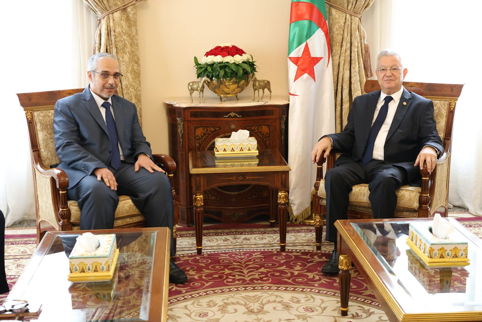 السيد عزوز ناصري، رئيس مجلس الأمة، يستقبل السيد مبروك زيد الخير، رئيس المجلس الإسلامي الأعلى