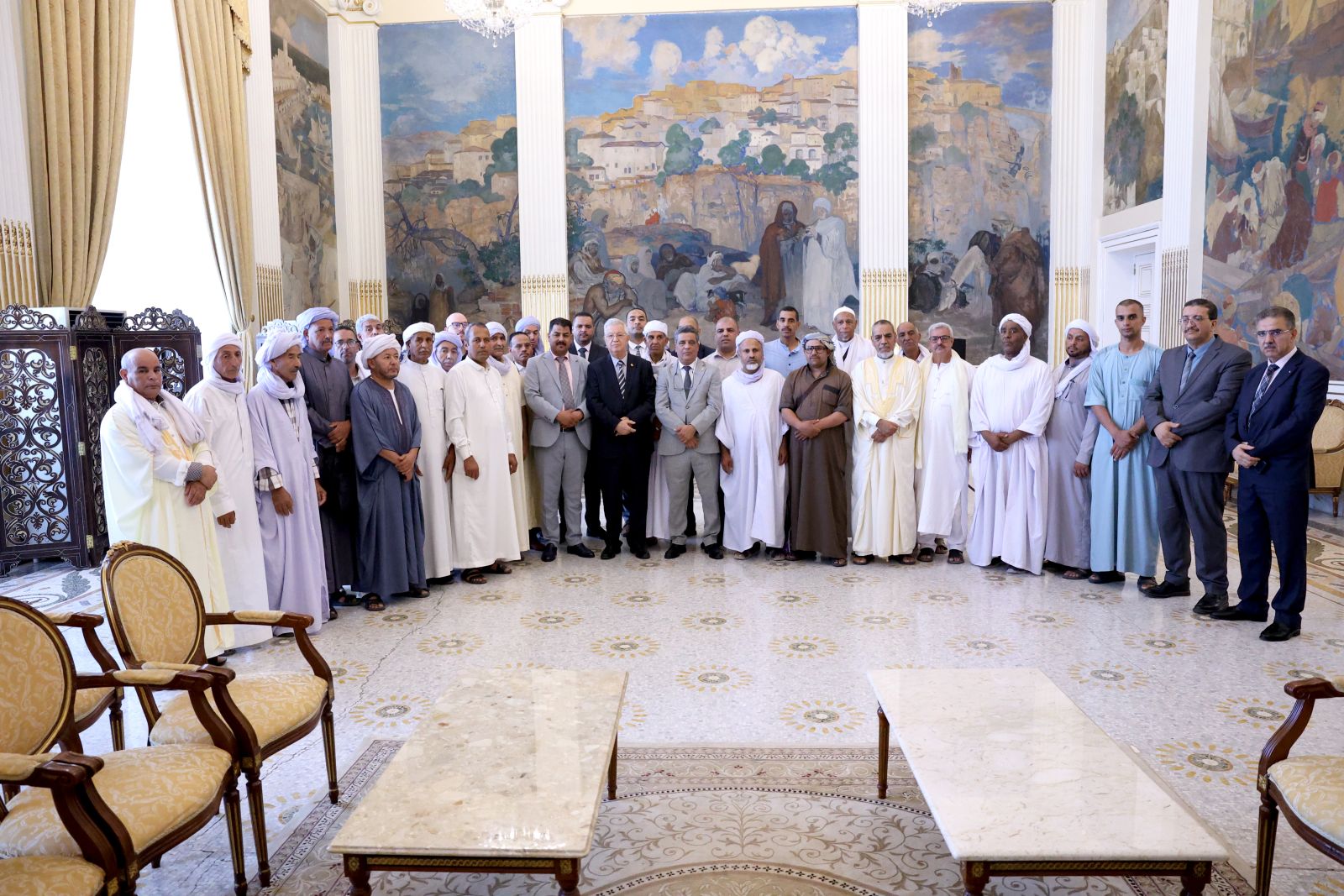 السيد عزوز ناصري، رئيس مجلس الأمة يلتقي مجموعة من إطارات وموظفي سلك الشؤون الدينية والأوقاف لولاية غرداية