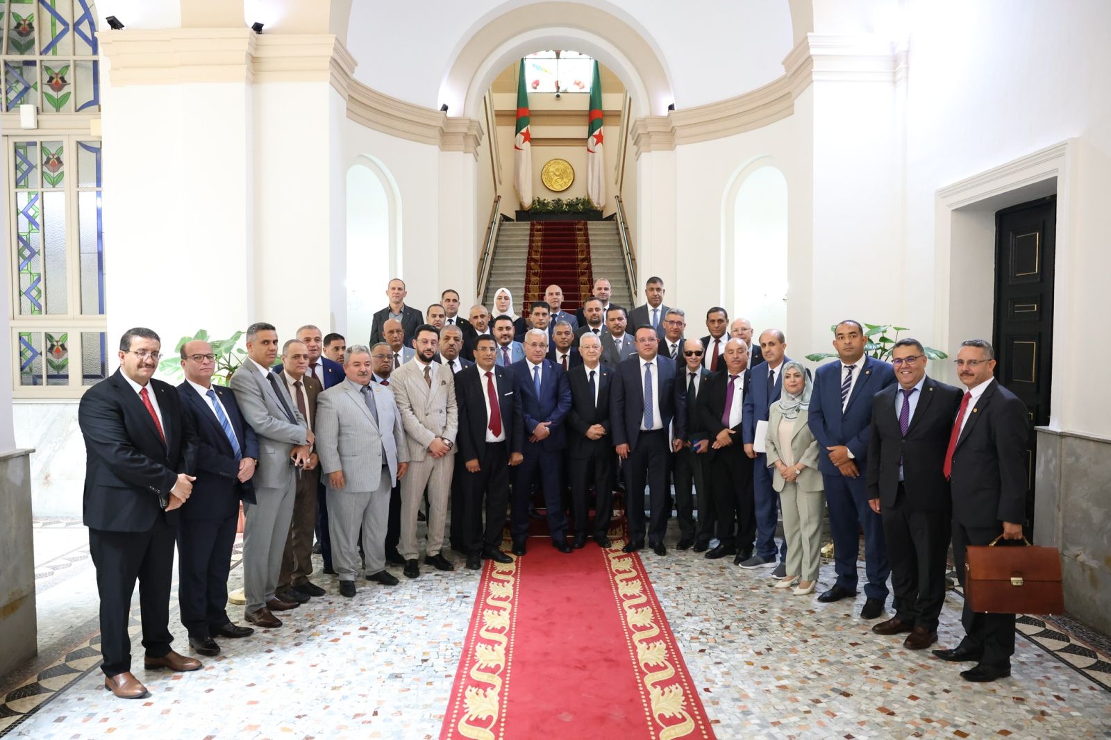 السيد عزوز ناصري، رئيس مجلس الأمة، يشرف بمعية السيد إبراهيم بوغالي، رئيس المجلس الشعبي الوطني، على تدشين مقر المجموعة البرلمانية لجبهة المستقبل بمجلس الأمة