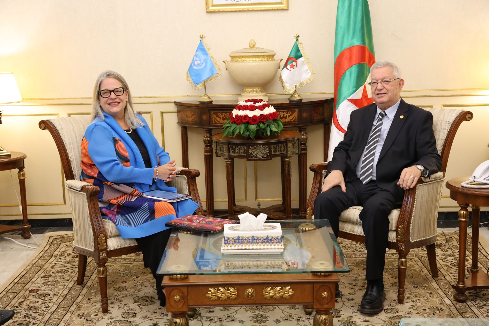 السيد عزوز ناصري، رئيس مجلس الأمة،  يستقبل السيدة سافينا كلوديا أماصاري،  السفيرة المنسقة المقيمة لمنظمة الأمم المتحدة بالجزائر