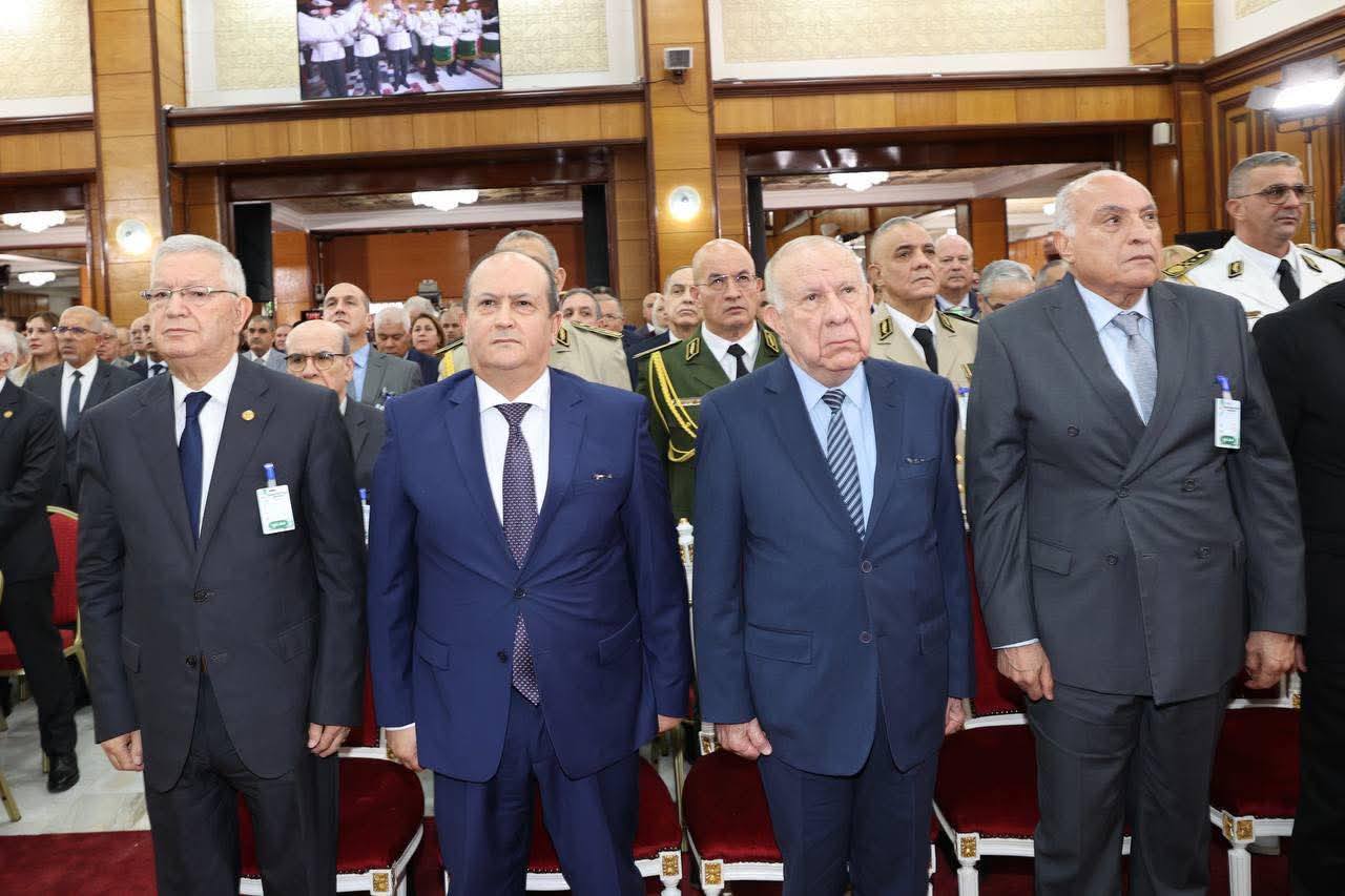 بالصور: مشاركة السيد عزوز ناصري، رئيس مجلس الأمة، في مراسم افتتاح السنة القضائية الجديدة التي أشرف عليها رئيس الجمهورية السيد عبد المجيد تبون