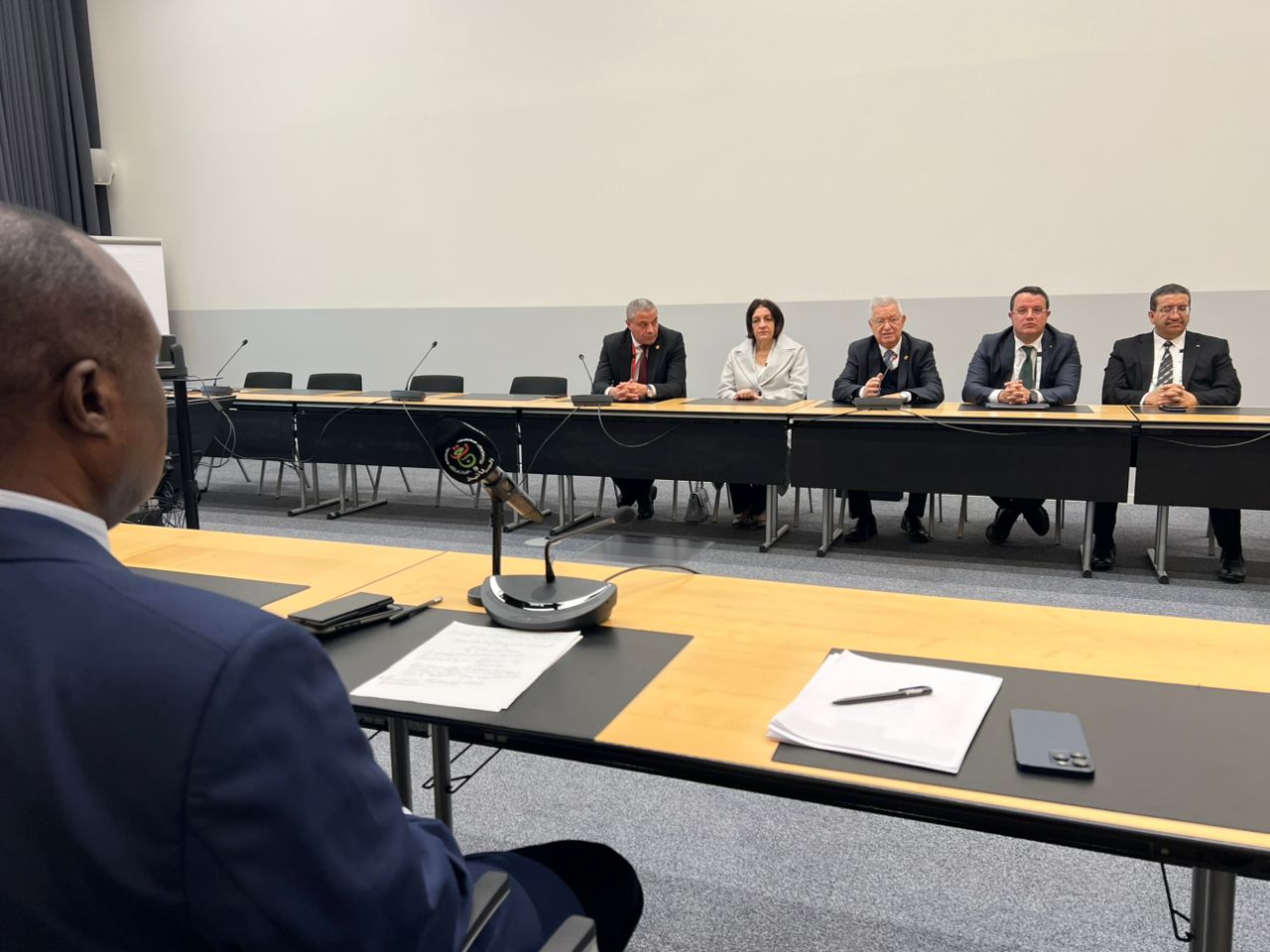 السيد عزوز ناصري، رئيس مجلس الأمة، يلتقي السيد تشيف فورتشن شارومبيرا،  رئيس برلمان عموم إفريقيا بجنيف (سويسرا) اليوم الثلاثاء 21اكتوبر 2025