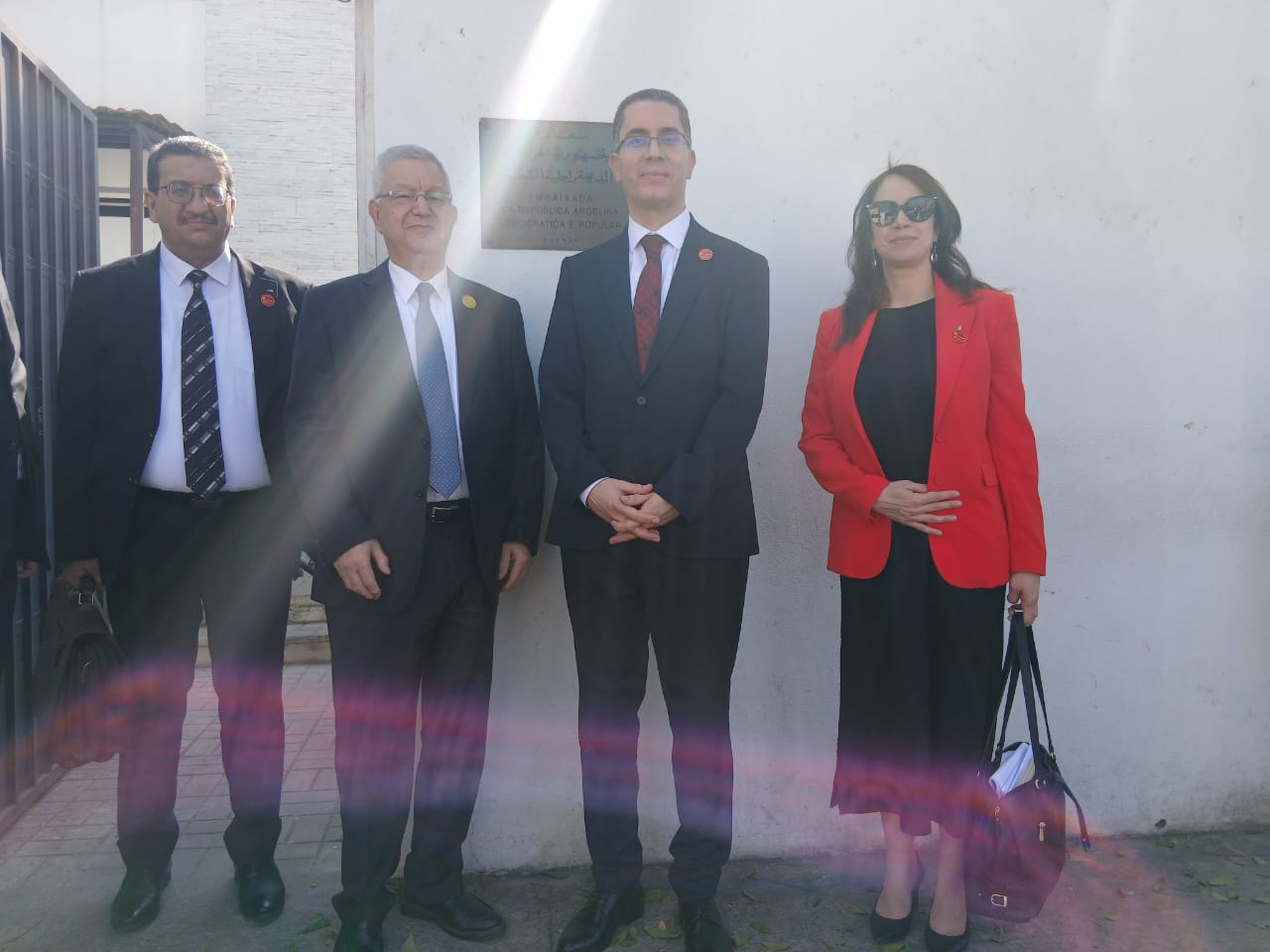 رئيس مجلس الأمة، يؤدي زيارة مجاملة لمقر سفارة الجزائر بالعاصمة الأنغولية لواندا