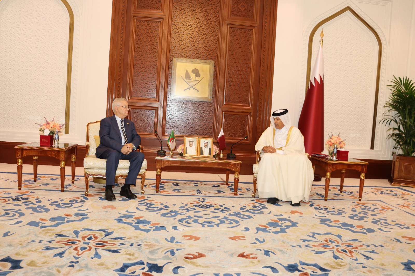 السيد عزوز ناصري، رئيس مجلس الأمة يلتقي مع رئيس مجلس الشورى القطري، السيد حسن بن عبد الله الغانم