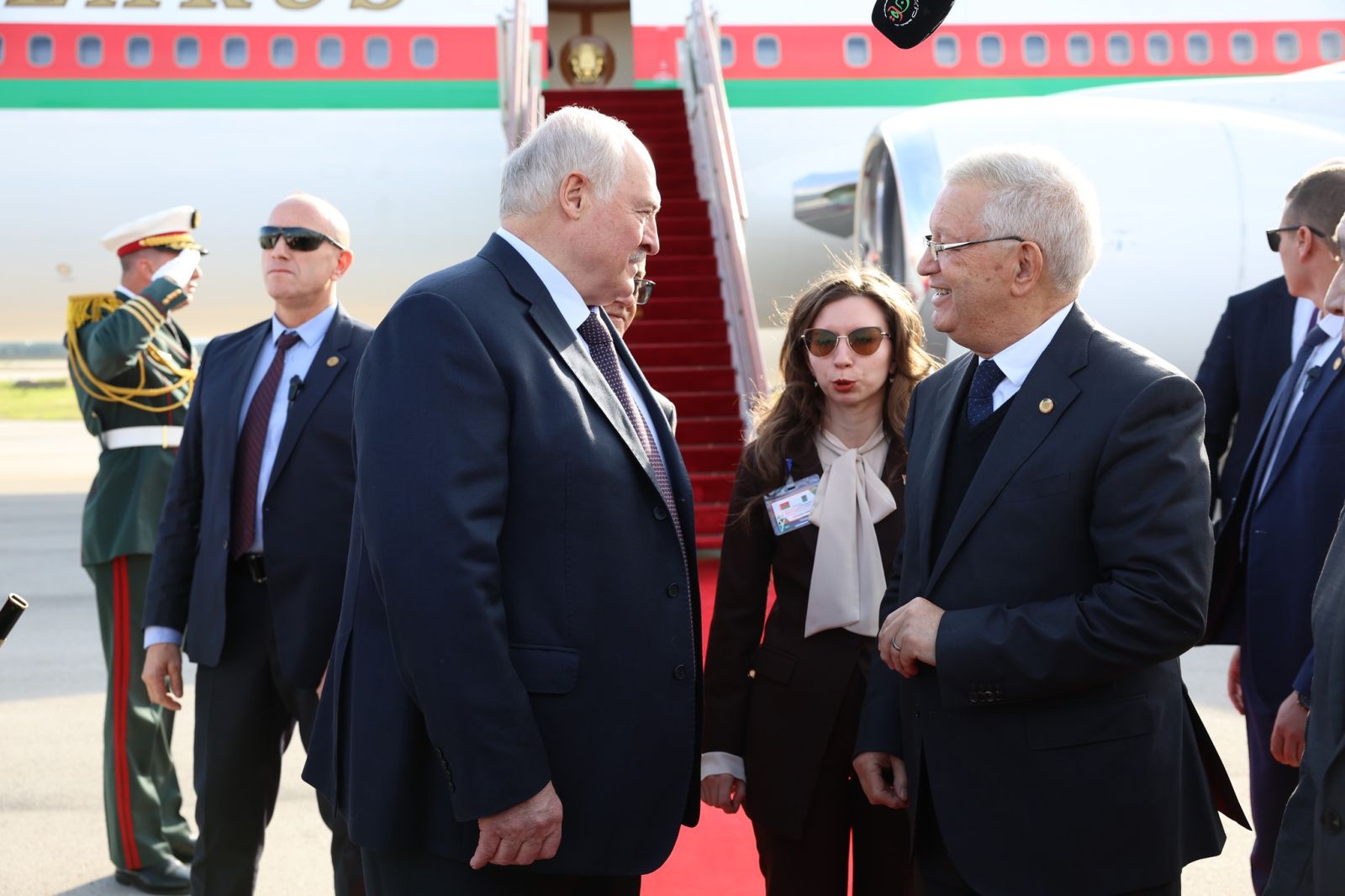 السيد عزوز ناصري رئيس مجلس الأمة، يستقبل بمطار هواري بومدين الدولي، السيد الكسندر لوكاشينكو، رئيس جمهورية بيلاروسيا