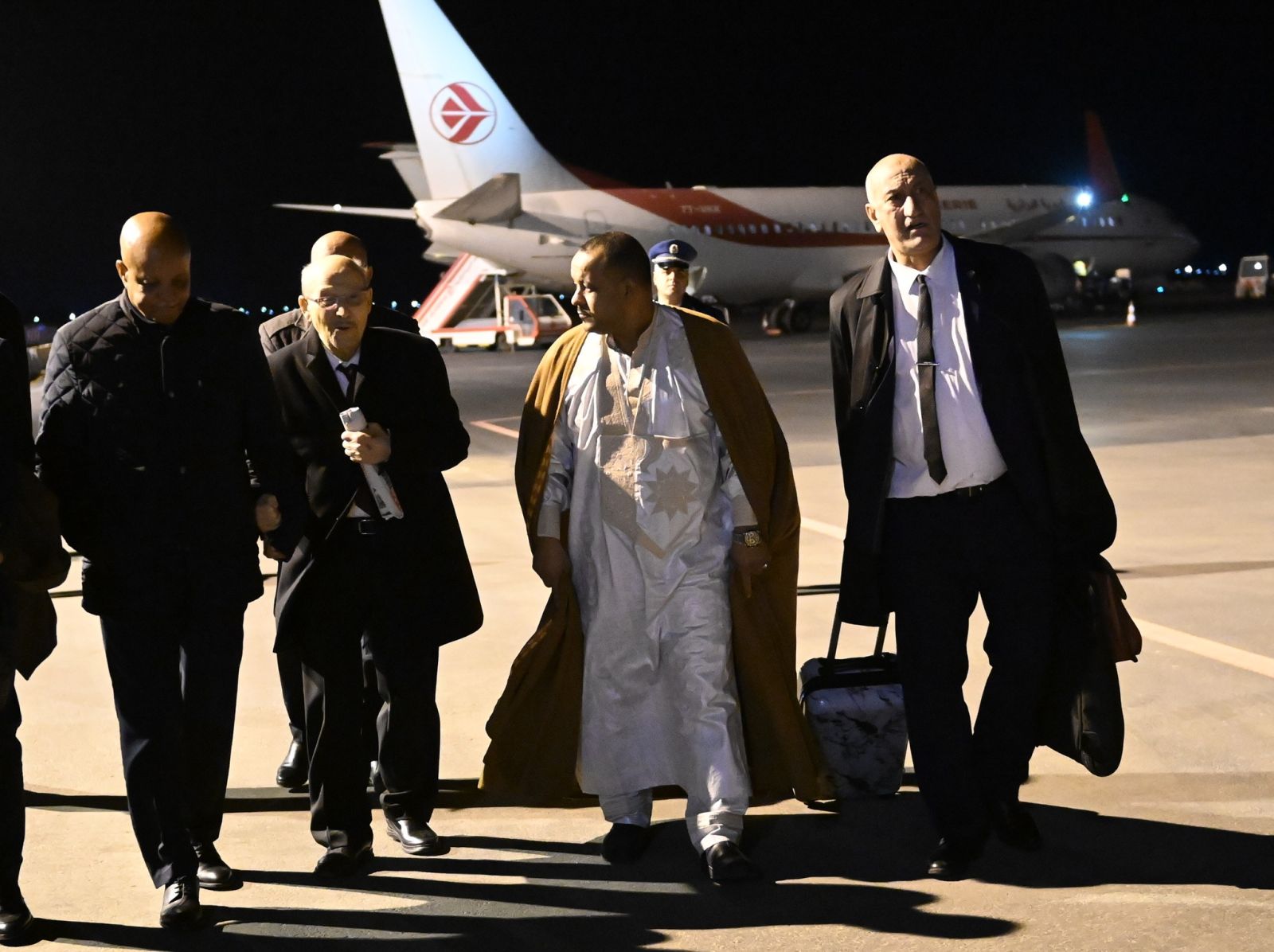 بعثة استعلامية مؤقتة عن لجنة التجهيز والتنمية المحلية بمجلس الأمة، برئاسة السيد يحيى شارف، رئيس اللجنة، في زيارة إلى ولاية تندوف