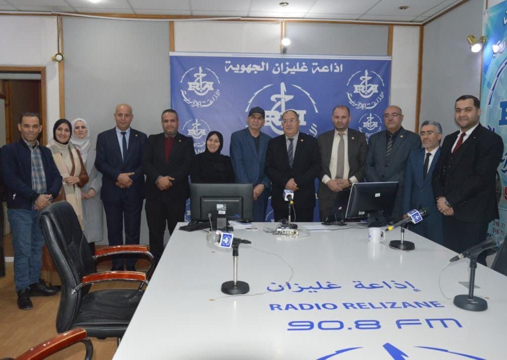 إذاعة غليزان تشكّل المحطة الختامية للزيارة الميدانية التي قامت بها البعثة الاستعلامية المؤقتة للجنة الثقافة والإعلام والشبيبة والسياحة بمجلس الأمة إلى ولاية غليزان