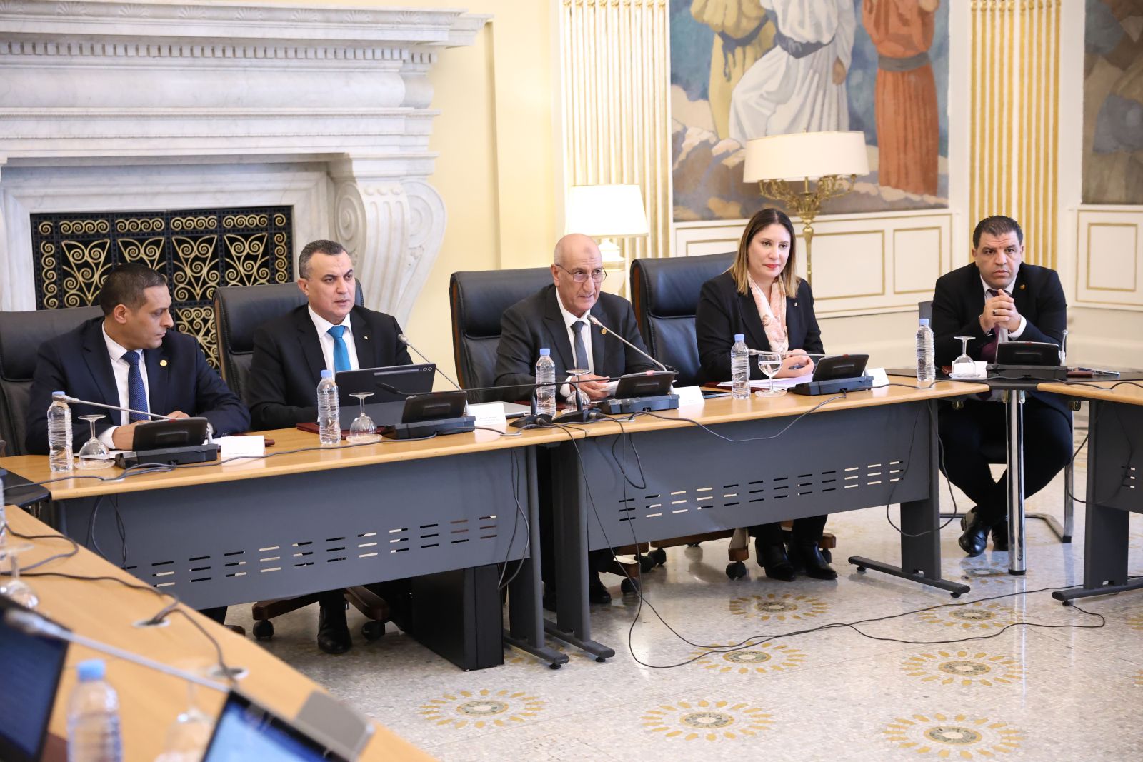 لجنة التجهيز والتنمية المحلية، تدرس نص القانون المحدد للقواعد العامة المتعلقة بخدمات الثقة للمعاملات الالكترونية وبالتعريف الالكتروني.